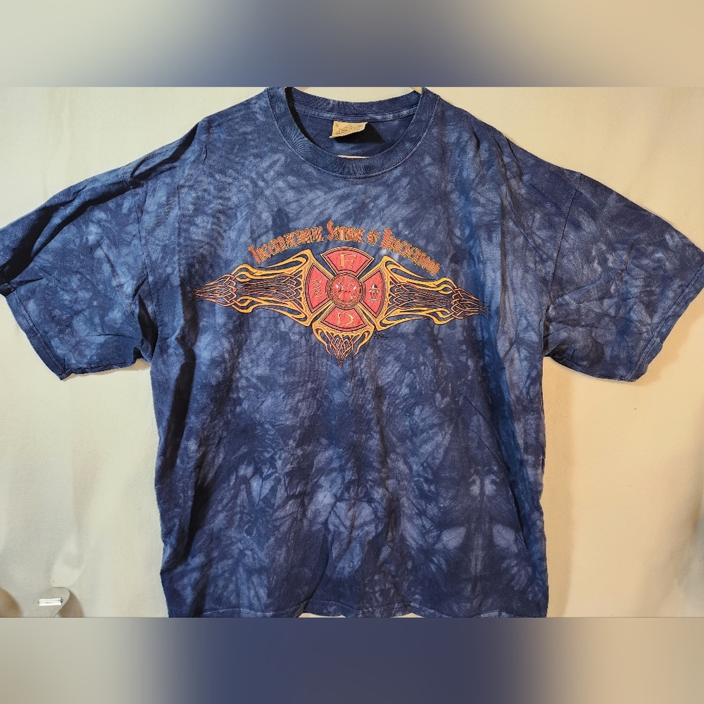 The Mountain Leather Tag Firefighter Graphic Tee Size XL‎ EUC